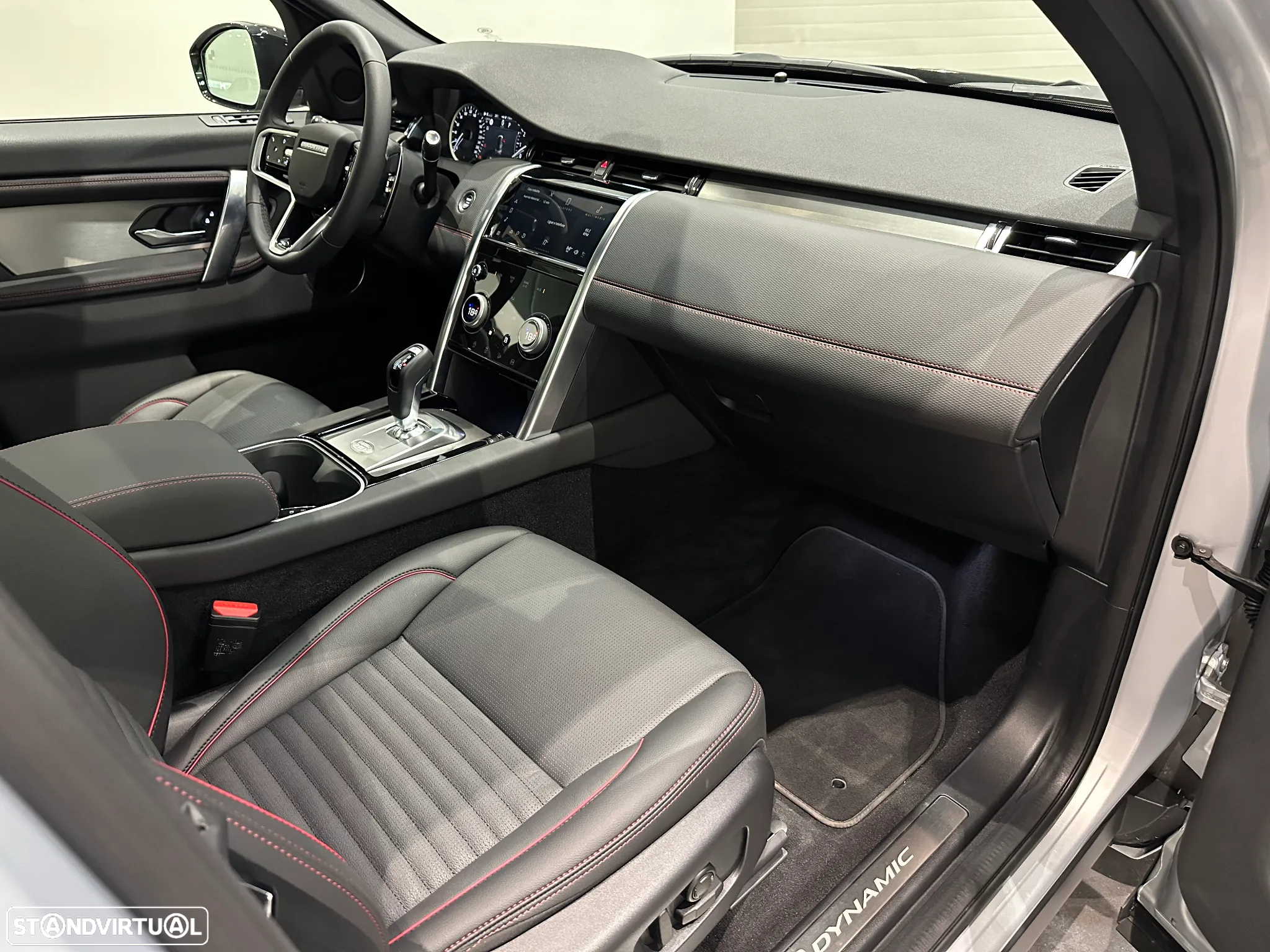 Land Rover Discovery Sport 1.5 I3 P300e AWD R-Dynamic S - 8