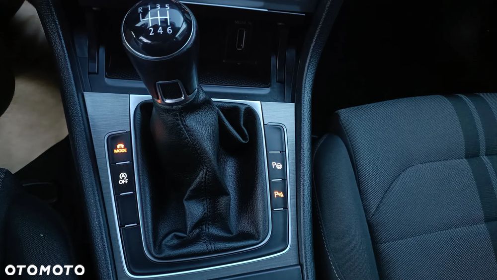 Volkswagen Golf - 21