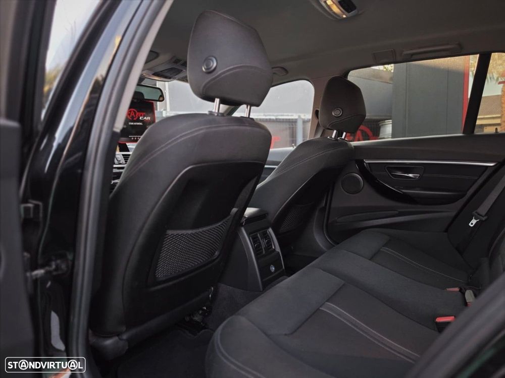 BMW 320 d Auto Line Sport - 8