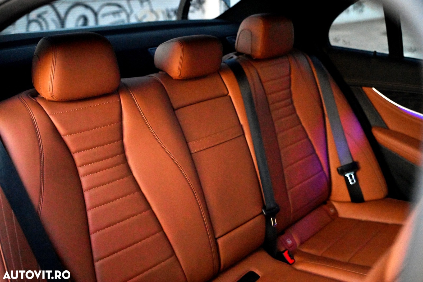 Mercedes-Benz E - 10