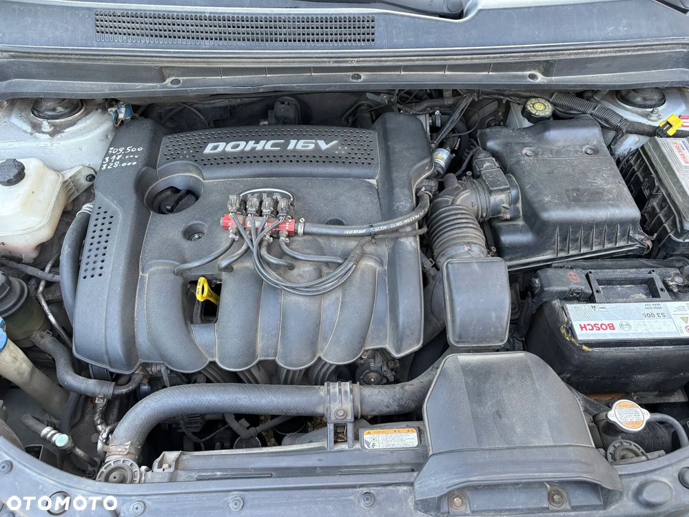 Kia Carens 2.0 EX - 9