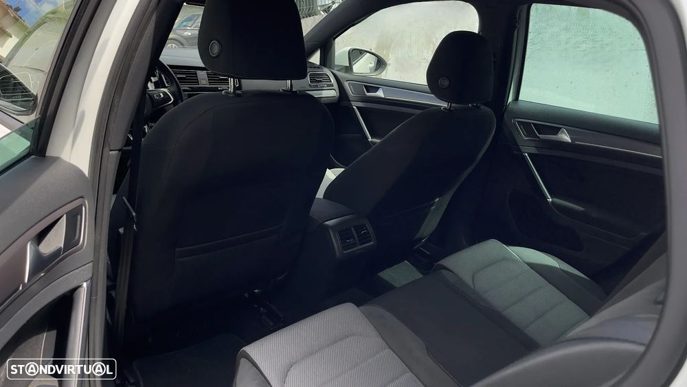 VW Golf 2.0 TDI Highline - 9