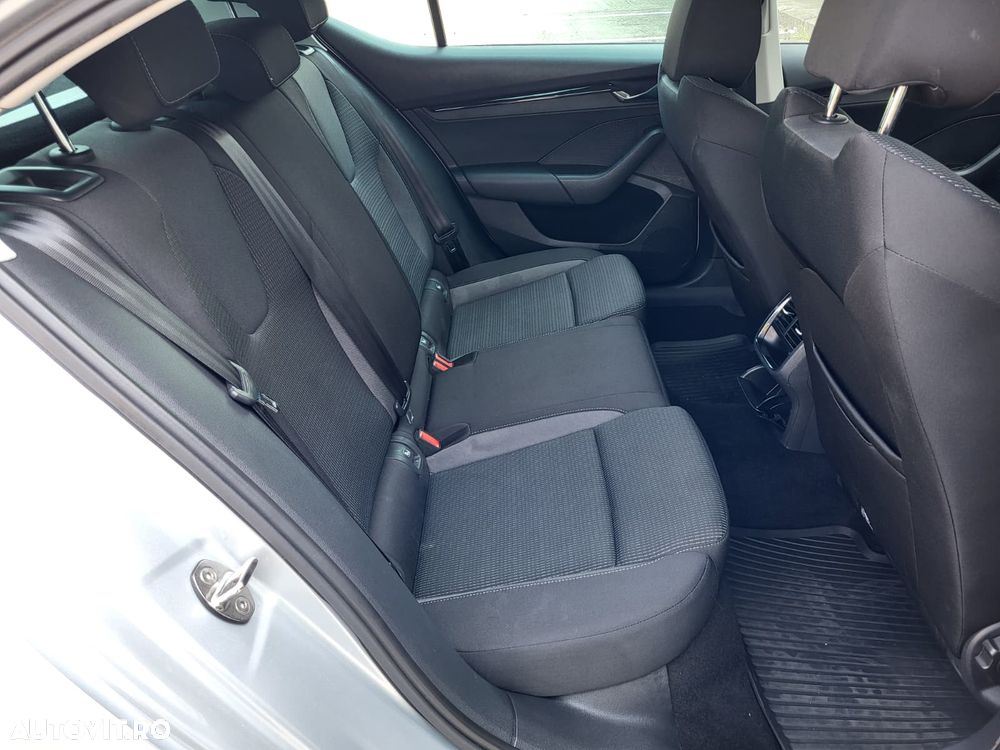 Skoda Octavia 1.5 TSI Ambition - 11