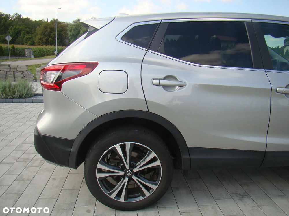 Nissan Qashqai 1.2 DIG-T N-Connecta EU6 - 11