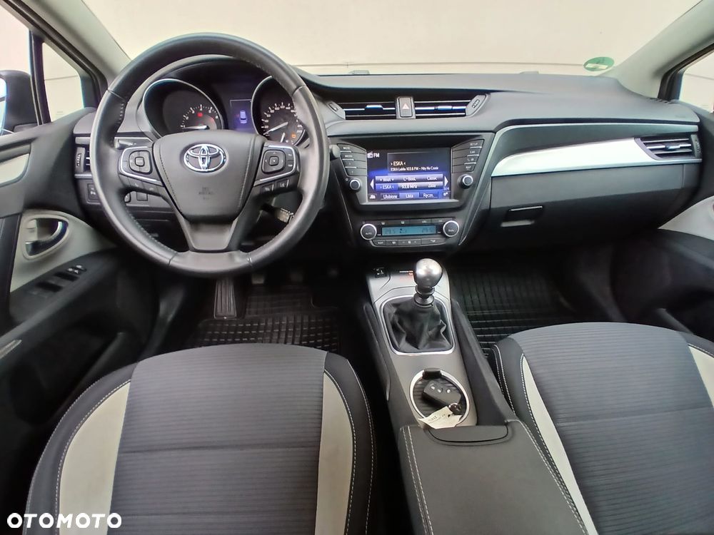 Toyota Avensis Touring Sports 1.8 Edition S+ - 20