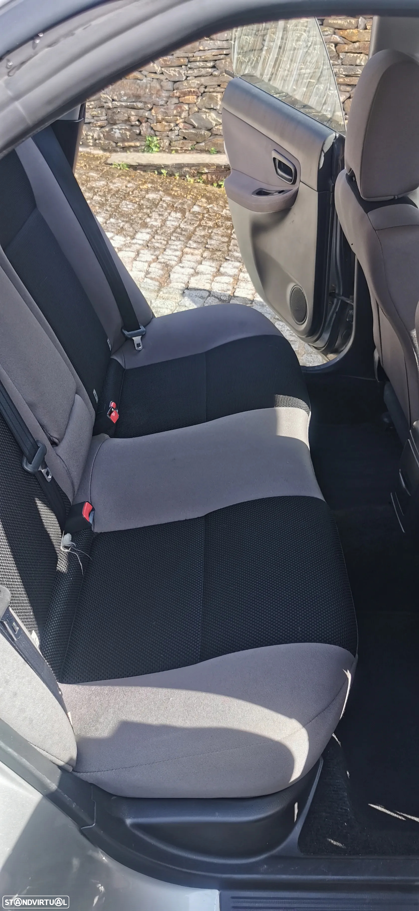 Subaru Impreza Sedan 2.0 R - 14