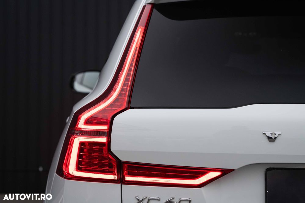Volvo XC 60 Recharge T6 Twin Engine eAWD R-Design Expression - 12