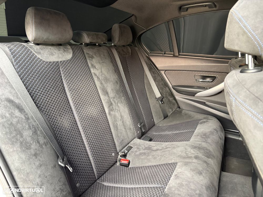 BMW 320 d Auto Pack M - 14