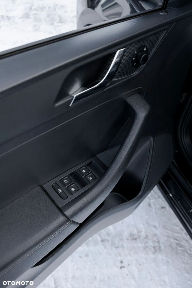 Skoda RAPID Spb 1.2 TSI Ambition - 7