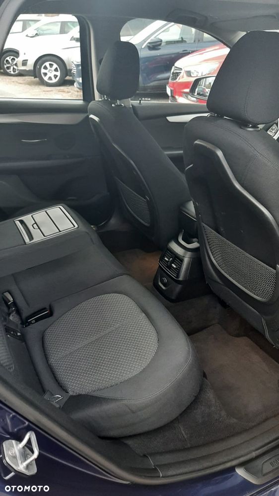 BMW Seria 2 218d - 17
