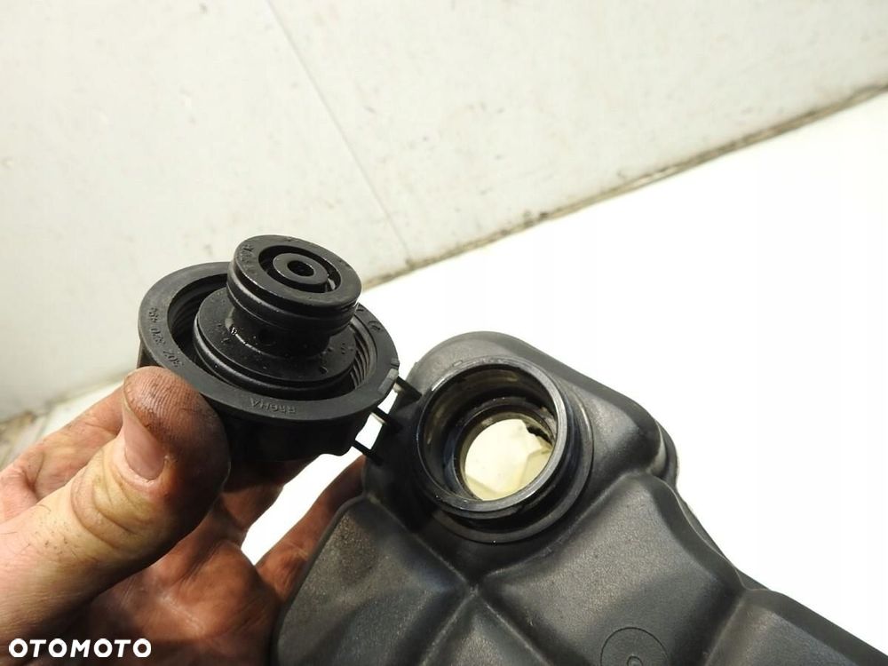 ZBIORNICZEK ZBIORNIK WYRÓWNAWCZY VOLVO V60 2.0 D3 6G91-8K218-D2L4A - 5