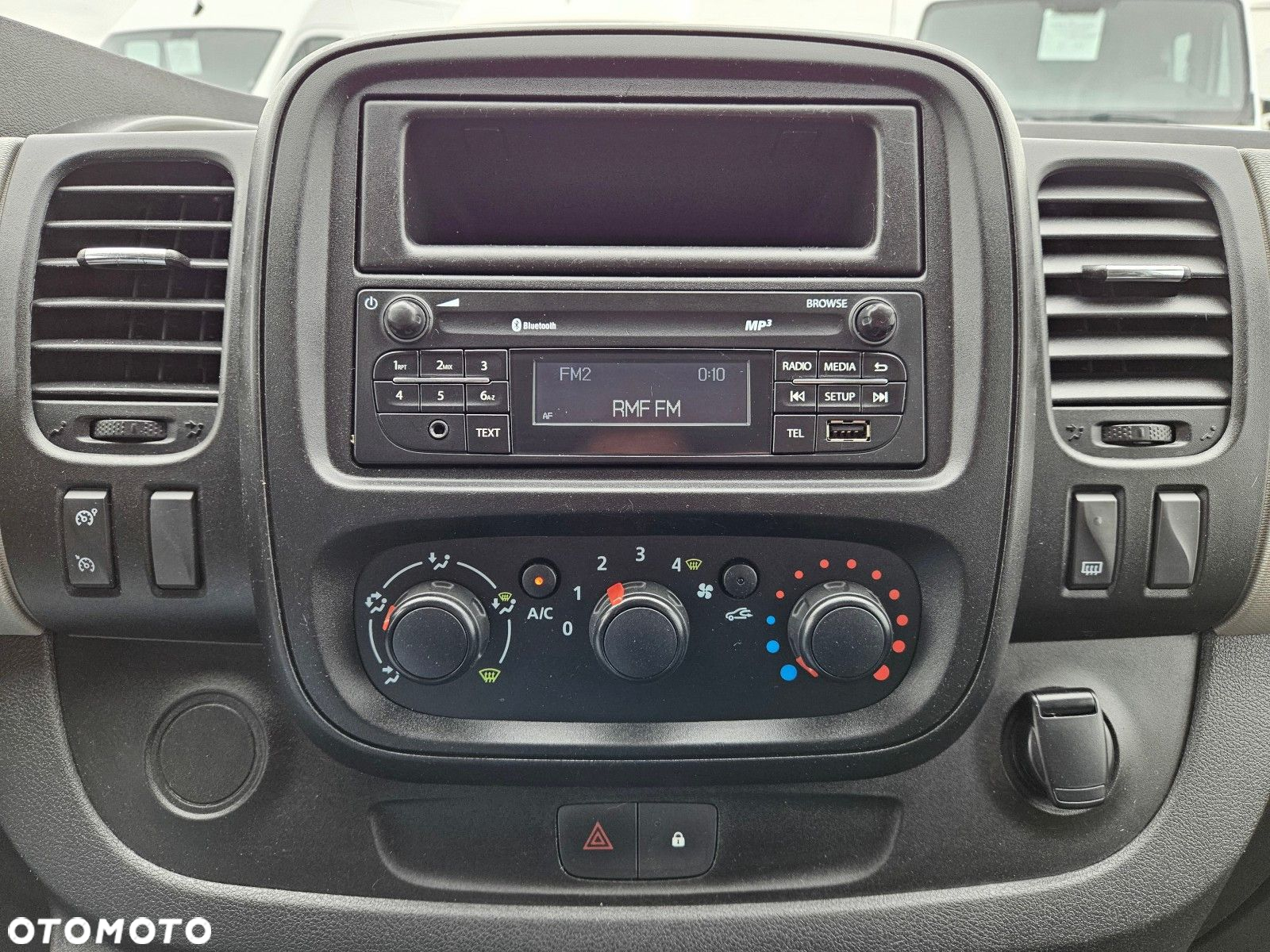 Renault Trafic Long *59900zł NETTO* Brygadówka 6 osób 1,6dCi/120KM - 23