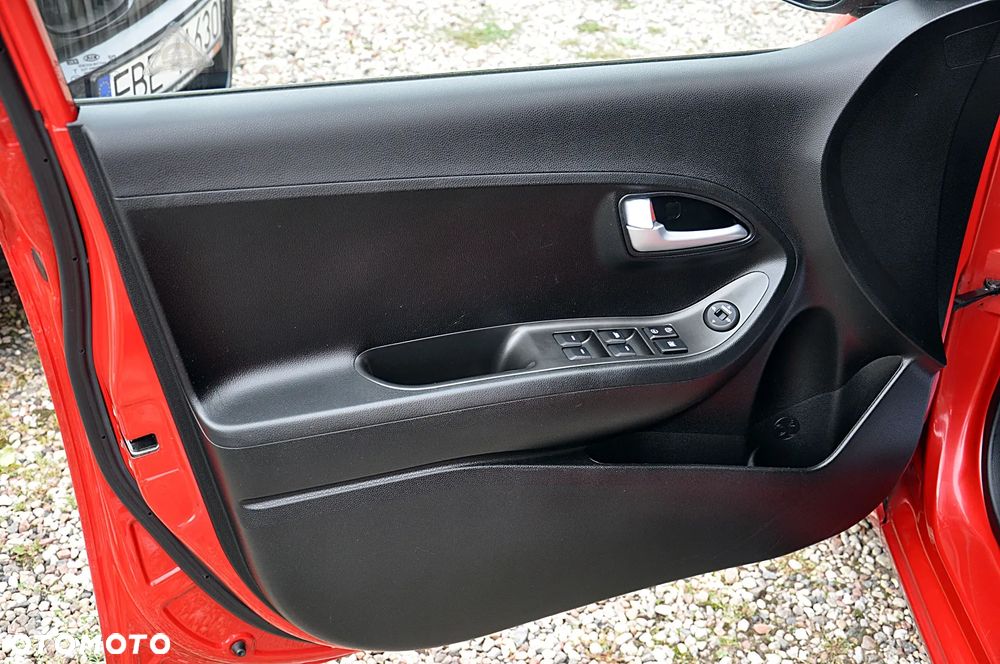 Kia Picanto 1.0 Dream Team Edition - 17