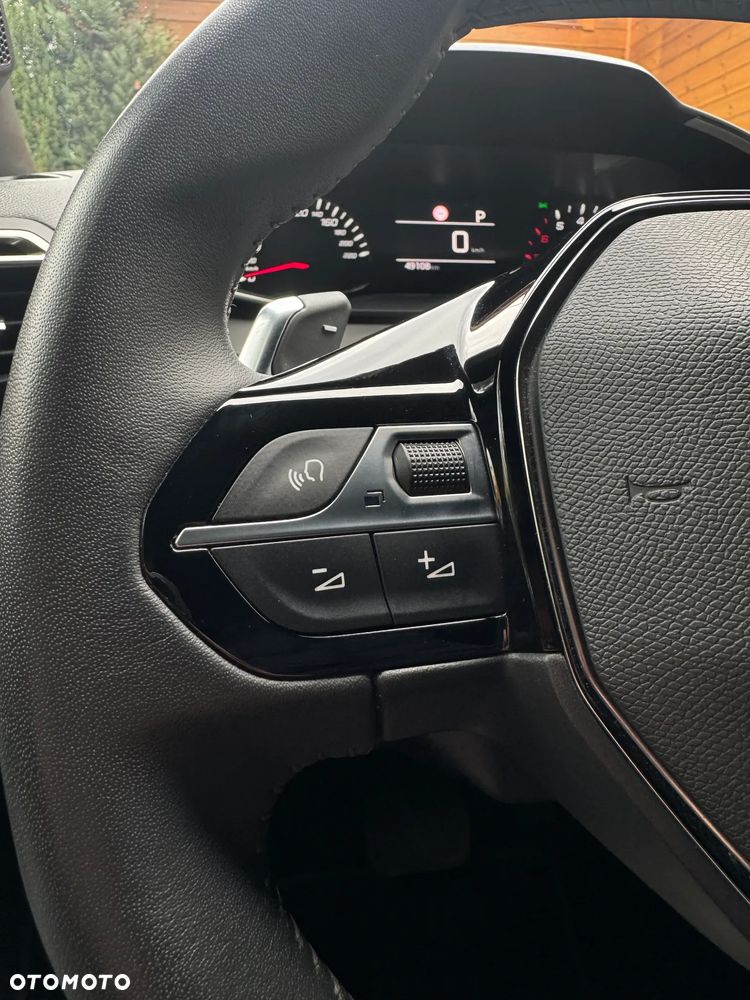 Peugeot 2008 1.2 PureTech Allure S&S EAT8 - 23