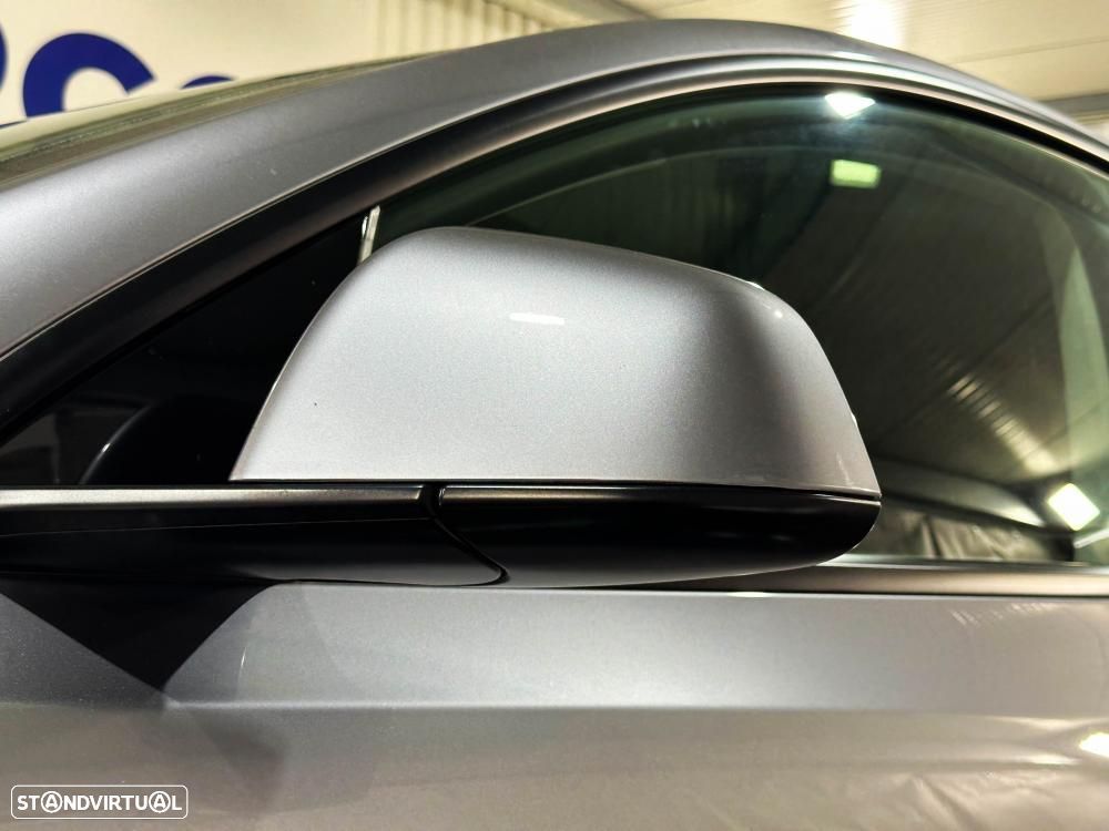 Tesla Model Y Performance Dual Motor AWD - 19