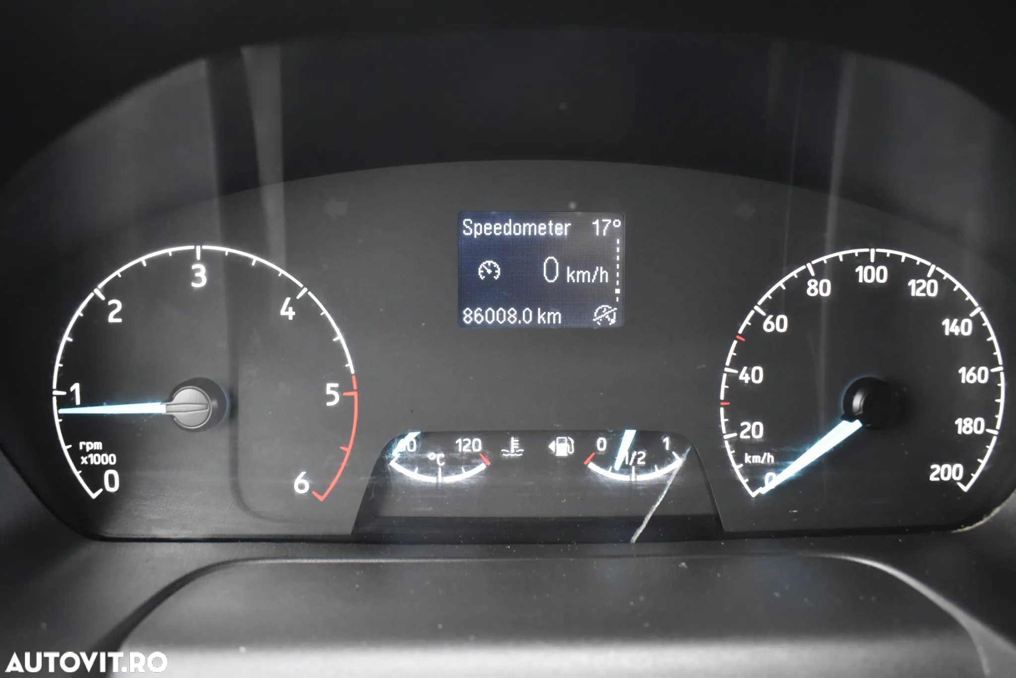 Ford Transit Custom 300 L2H1 Trend Furgon - 12