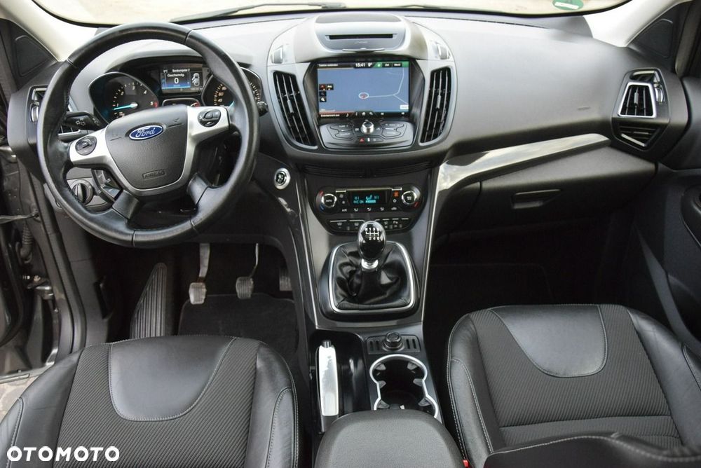 Ford Kuga 2.0 TDCi 2x4 Titanium - 25