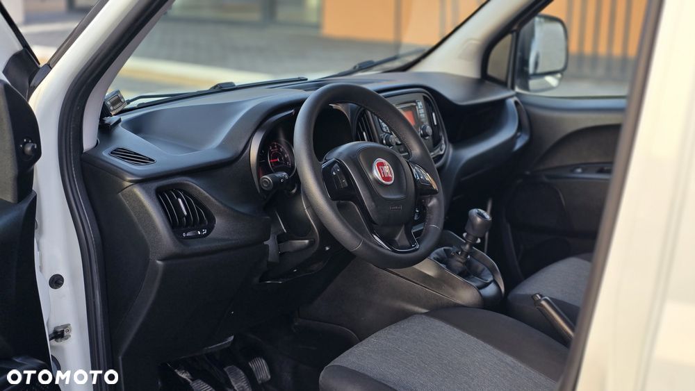 Fiat DOBLO MAXI LONG ❗❗SILNIK 1.6 / SKRZYNIA 6 BIEGÓW / CHŁODNIA-MROŹNIA +25 -25❗❗THERMO KING / ZABUDOWA LAMAR / DRZWI BOCZNE / GRZANIE / IZOTERMA / FULL OPCJA / KLIMATYZACJA / SALON POLSKA / JAK NOWY ❗❗ - 8
