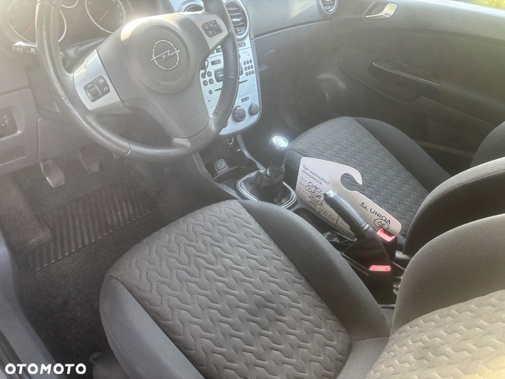 Opel Corsa 1.2 16V Cosmo - 15