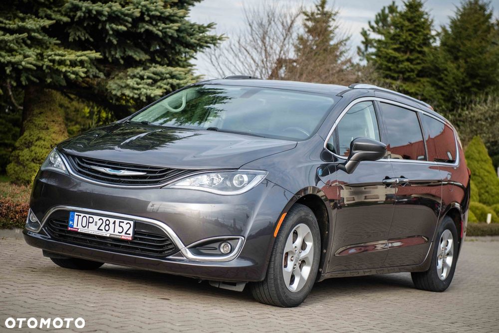 Chrysler Pacifica - 2