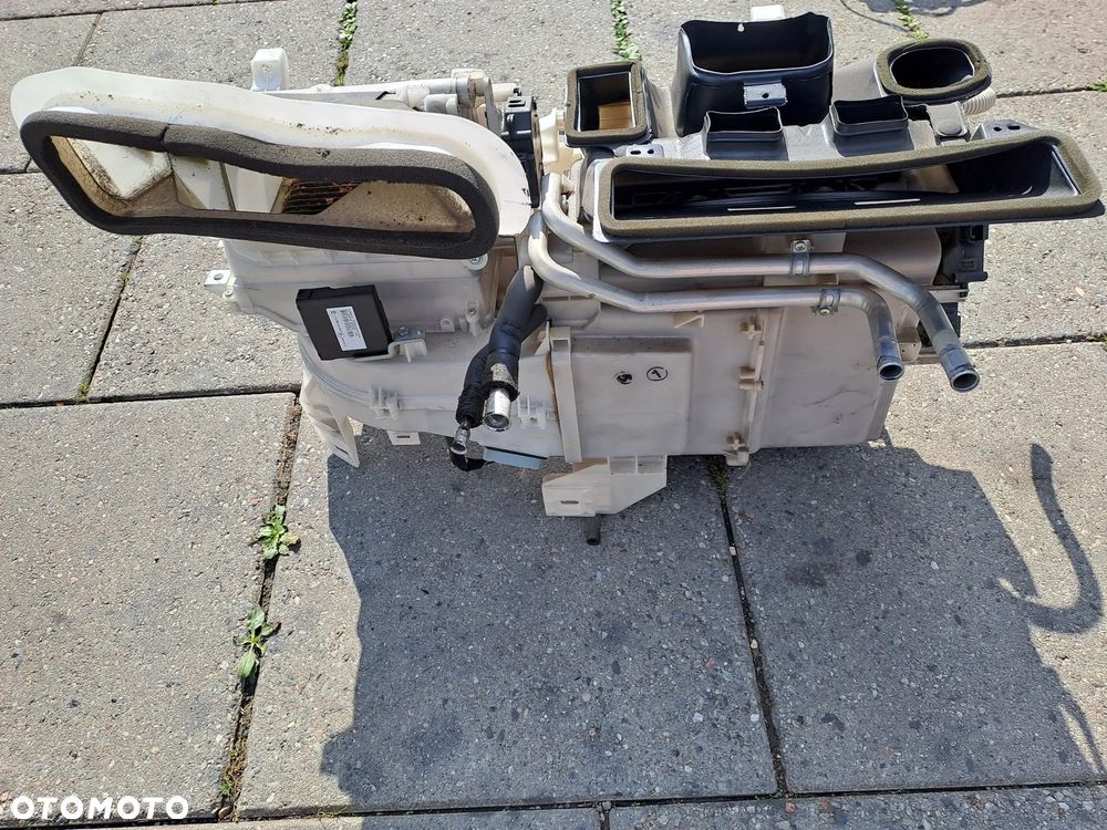 Toyota Prius II nagrzewnica dmuchawa Denso 87050-47100  443110-8773 - 9