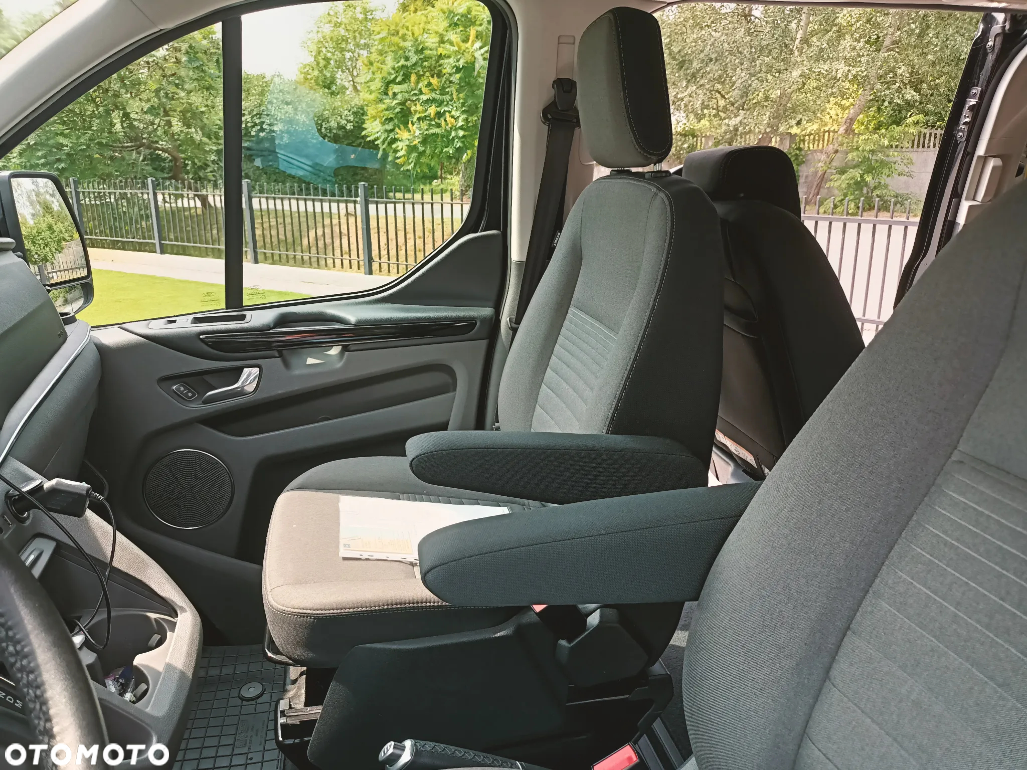 Ford Tourneo Custom - 15