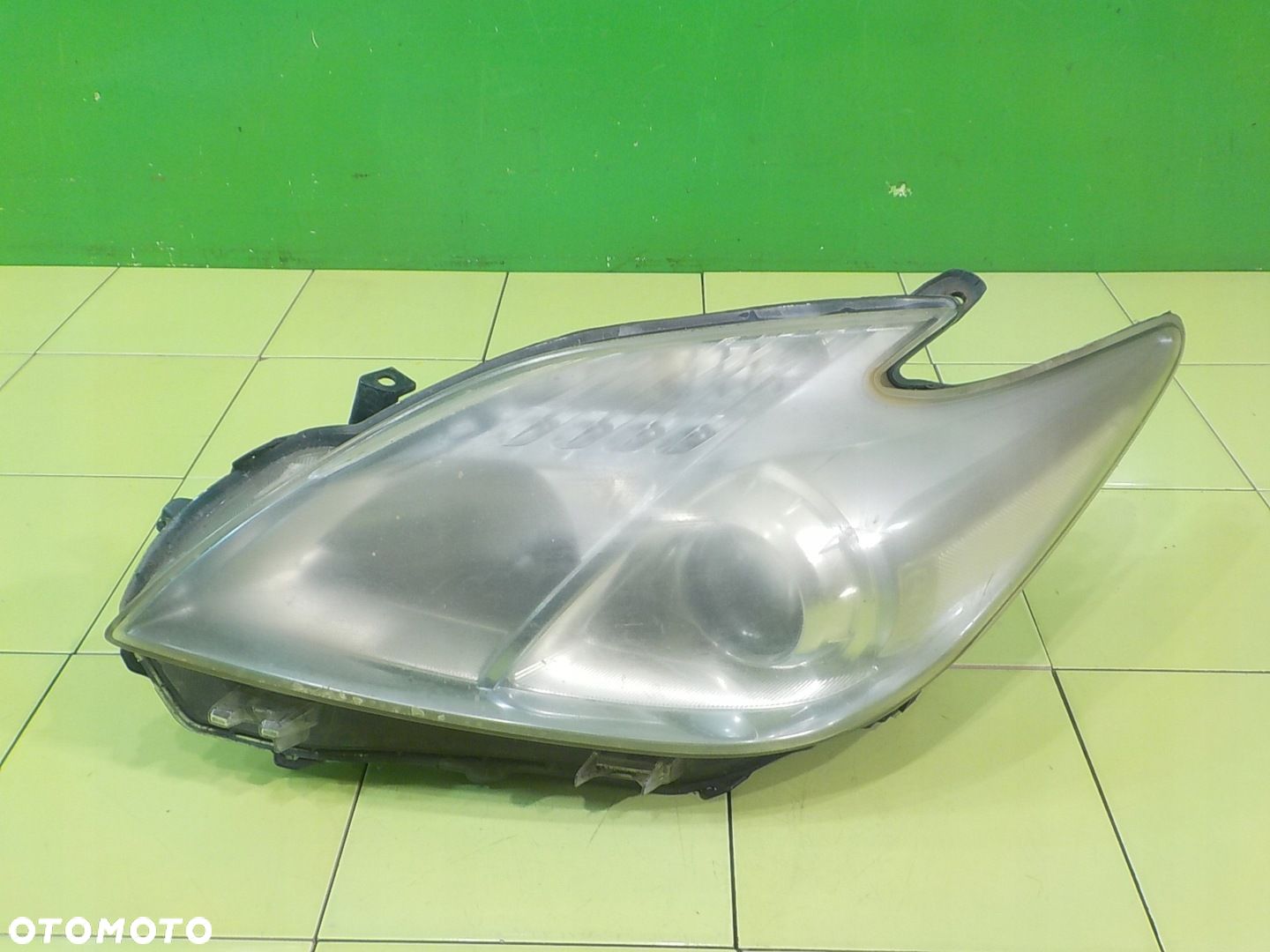 TOYOTA PRIUS III 1.8 VVTI AUT 10r 5D lampa lewa przod - 1