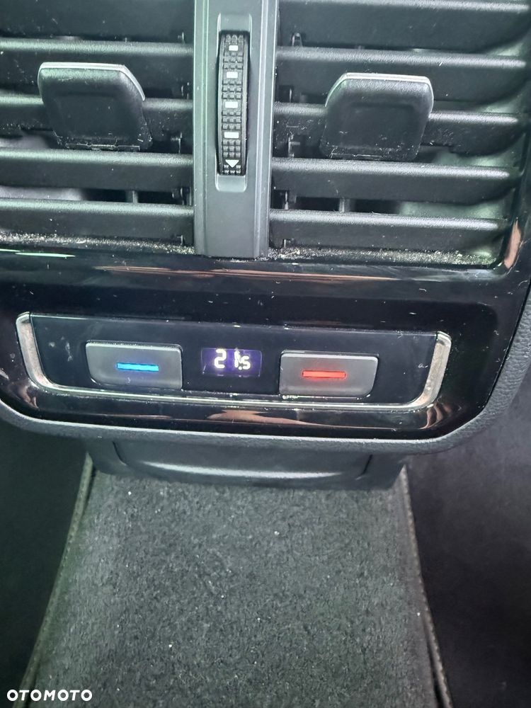 Volkswagen Passat 1.5 TSI OPF DSG Highline - 32
