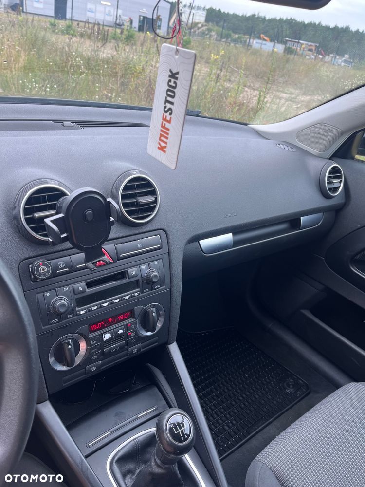 Audi A3 3-drzwiowe 1.6 FSI Ambiente - 6