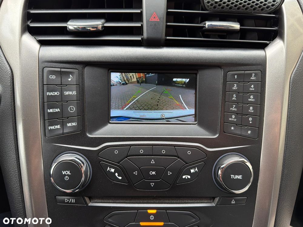 Ford Fusion - 12