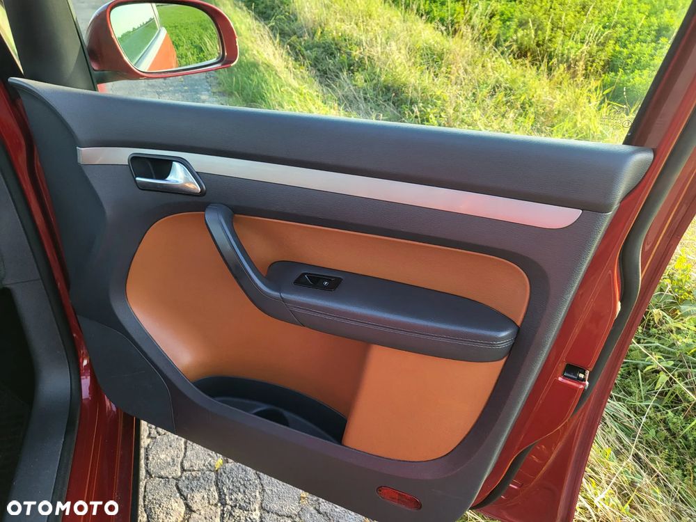 Volkswagen Touran 2.0 TDI DPF Cross - 18