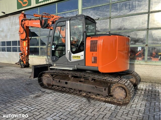 Hitachi ZX 135 US-3 - 8