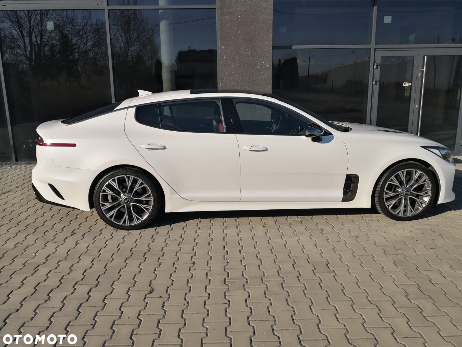 Kia Stinger 2.0 T-GDI GT Line - 12