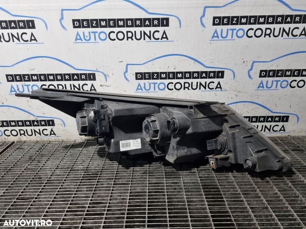 Far Stanga Kia Sportage III 2010 - 2016 SUV 4 Usi (1352) Cu lupă 921013U270 - 2