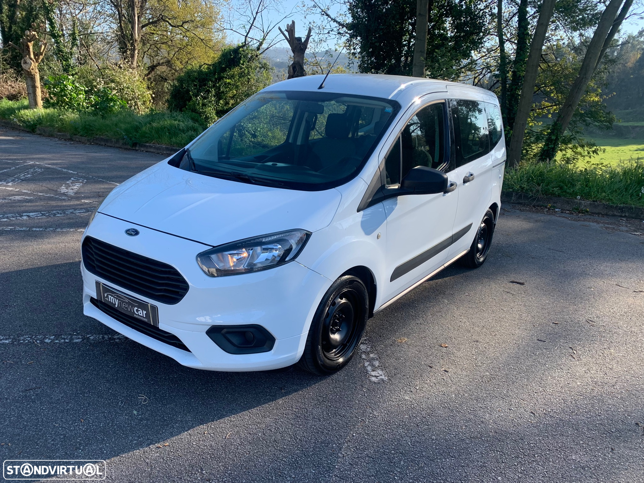 Ford e-Tourneo Custom - 2