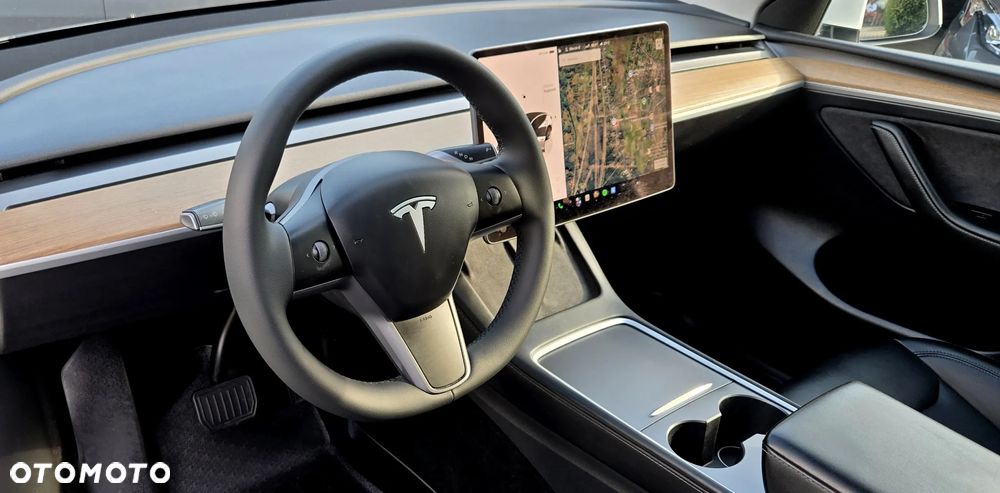 Tesla Model Y Long Range Dual Motor AWD - 21