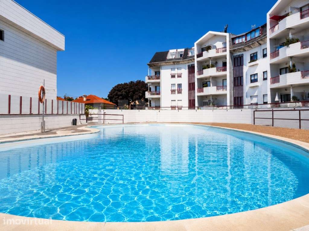 Apartamento T1, C/ Varandas e Piscina a 900m da Praia - Grande imagem: 2/23