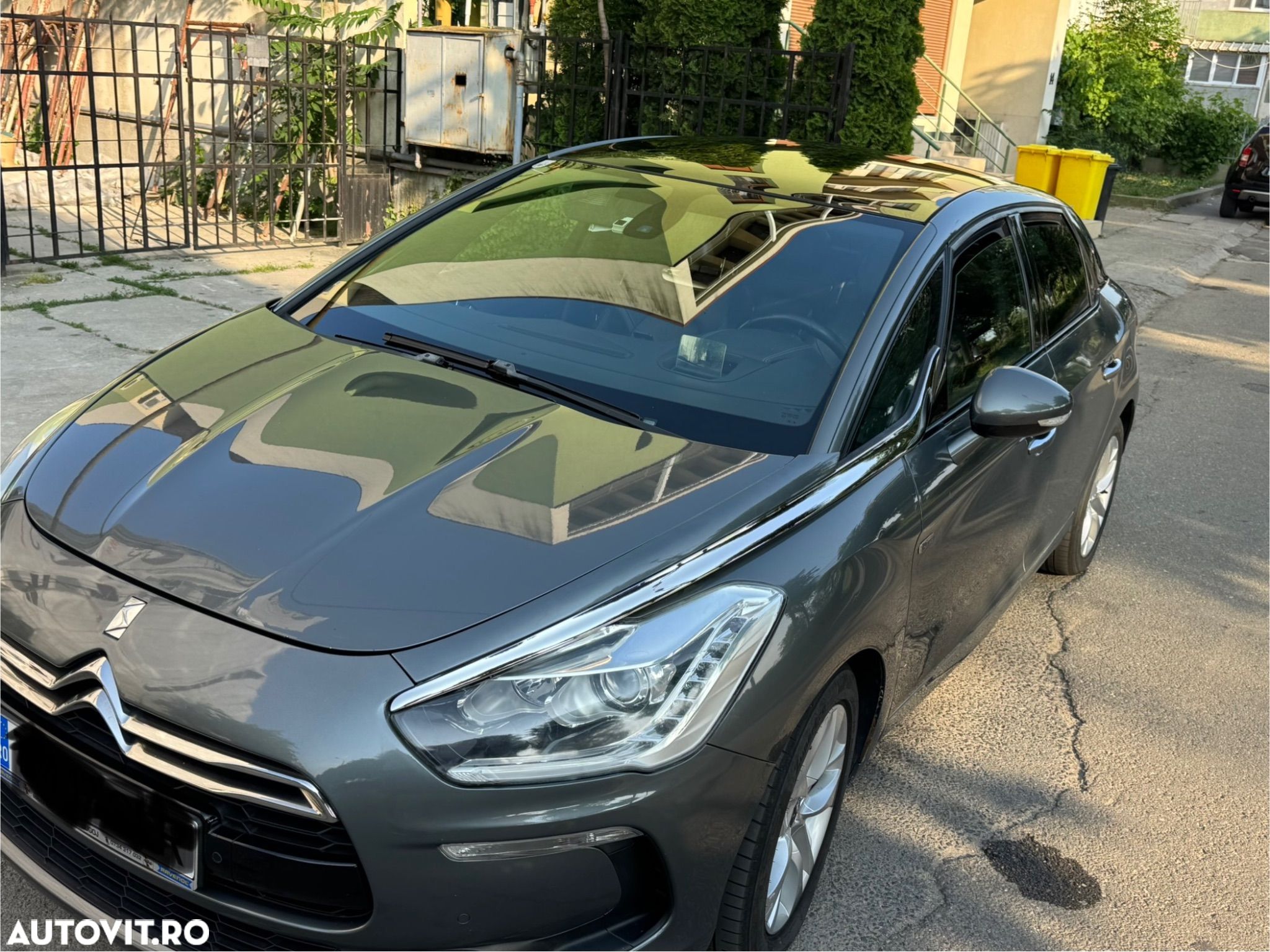 Citroën DS5 Hybrid4 EGS6 SoChic - 1