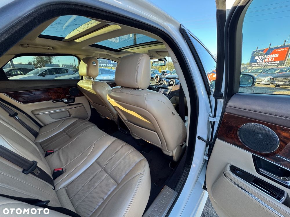 Jaguar XJ 3.0 T AWD Portfolio - 6