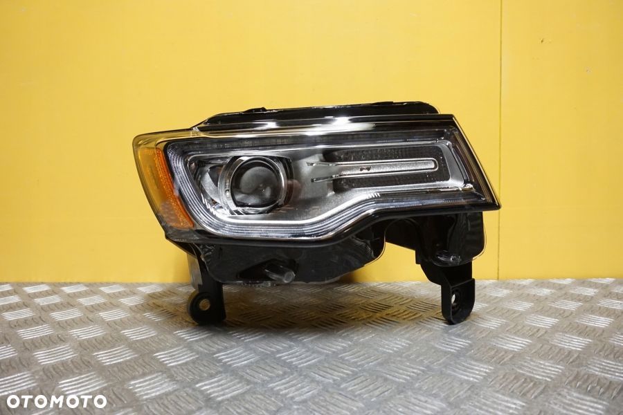 JEEP GRAND CHEROKEE 2014- REFLEKTOR LAMPA XENON PRAWA USA