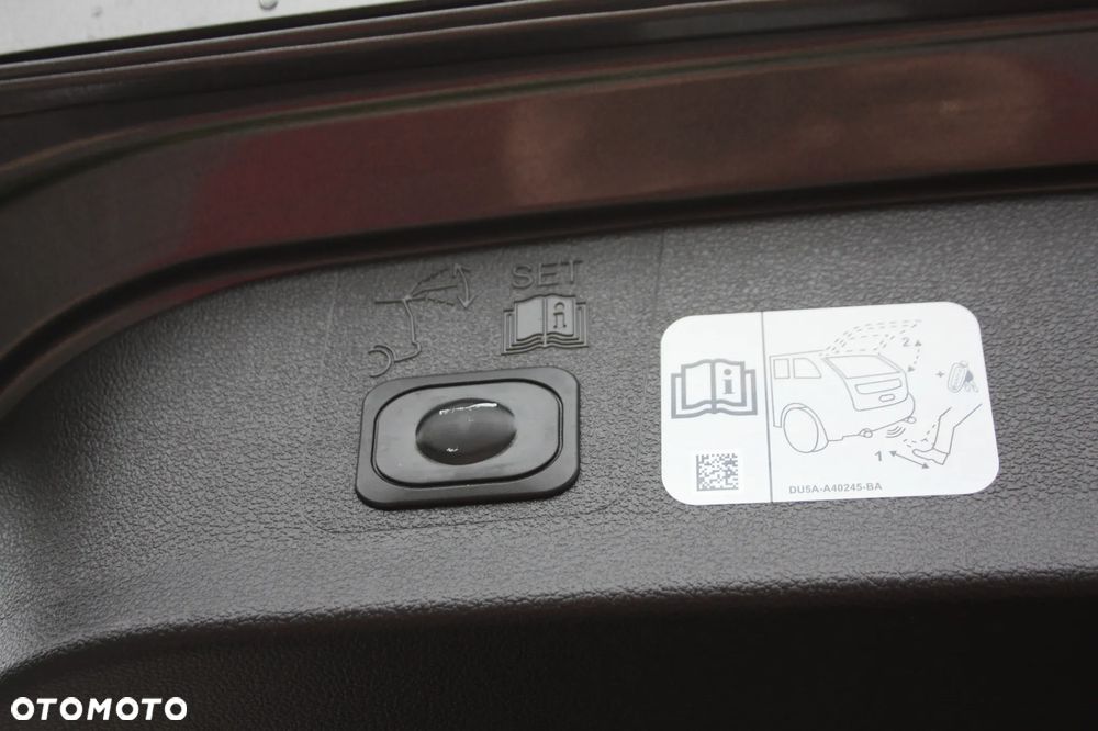Ford Kuga 1.5 EcoBoost 2x4 ST-Line - 30