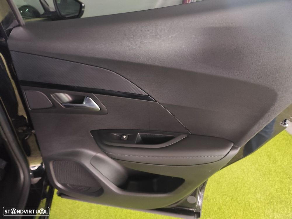 Peugeot 2008 PureTech 100 Stop&Start Allure Pack - 32