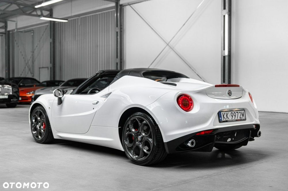 Alfa Romeo 4C - 12