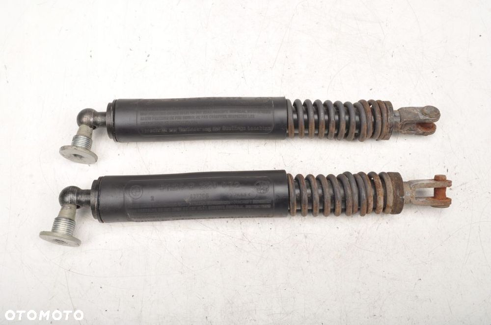 BMW 5 E39 SIŁOWNIKI KLAPY KOMPLET 8220072