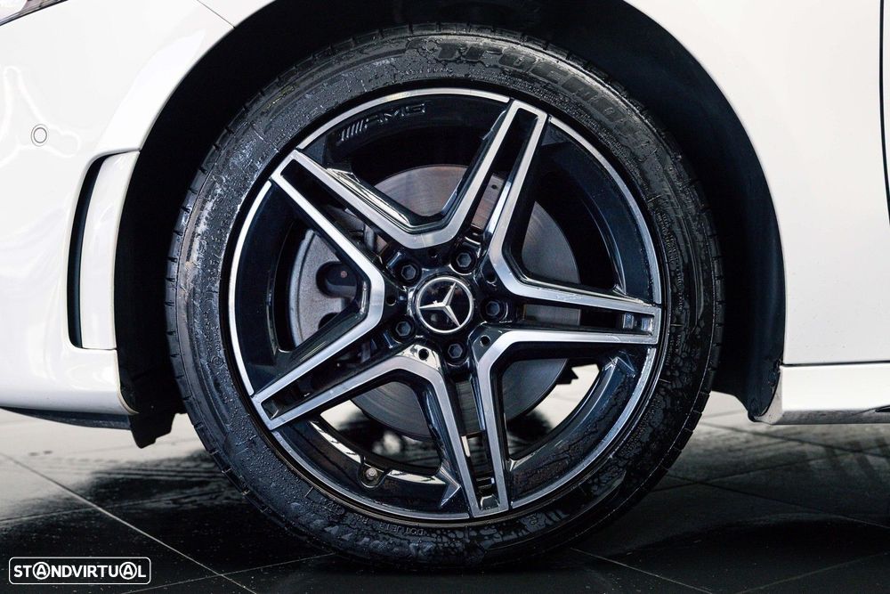 Mercedes-Benz A 250 e AMG Line - 8