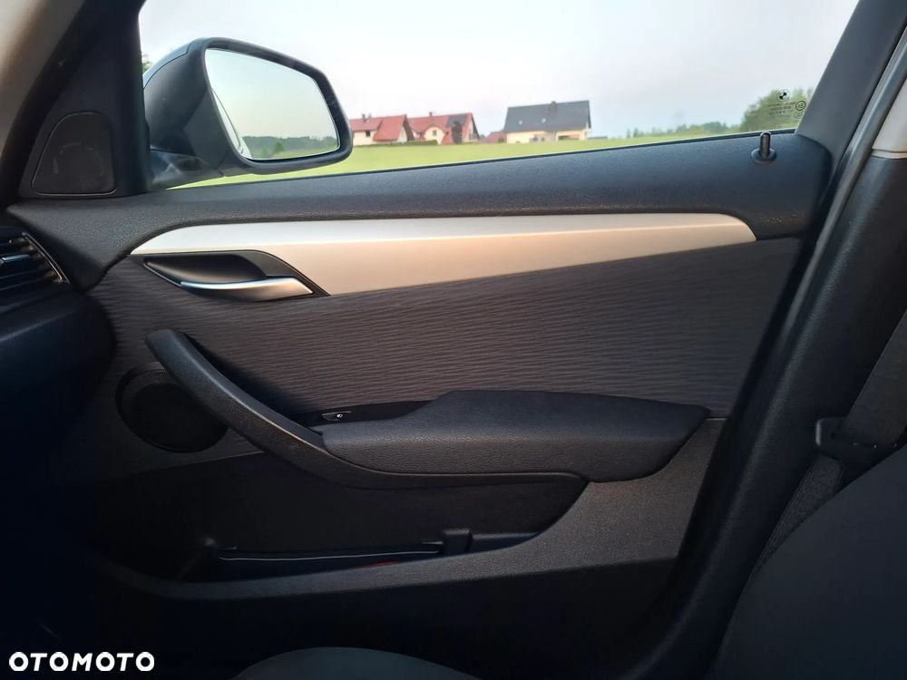 BMW X1 xDrive18d - 16