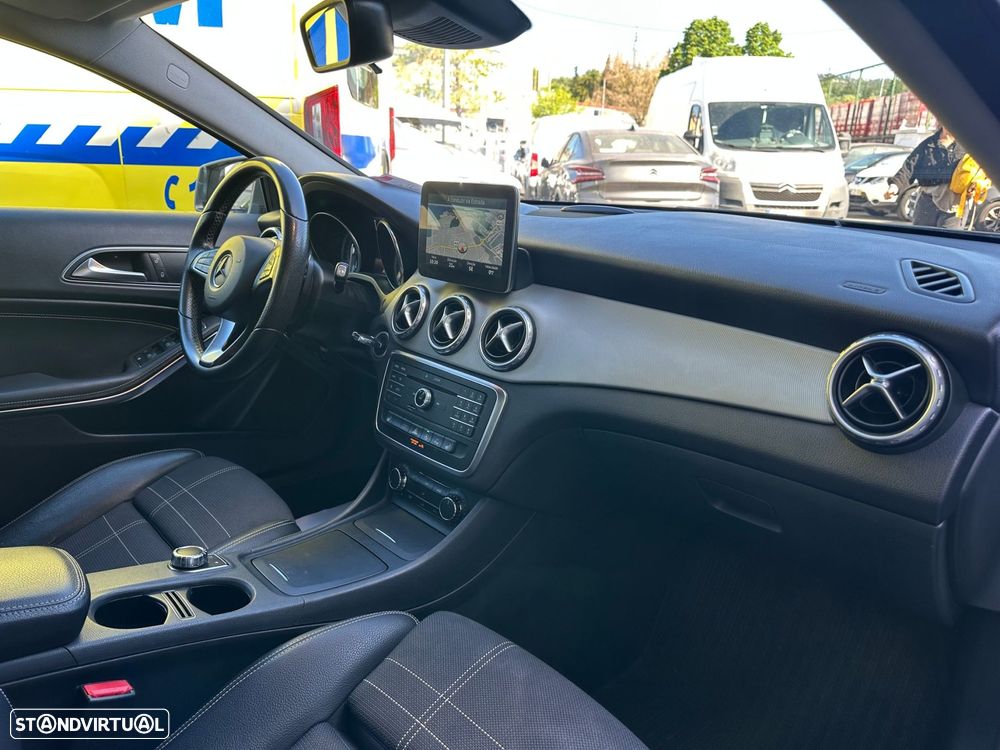 Mercedes-Benz GLA 220 d 4Matic 7G-DCT Style - 17