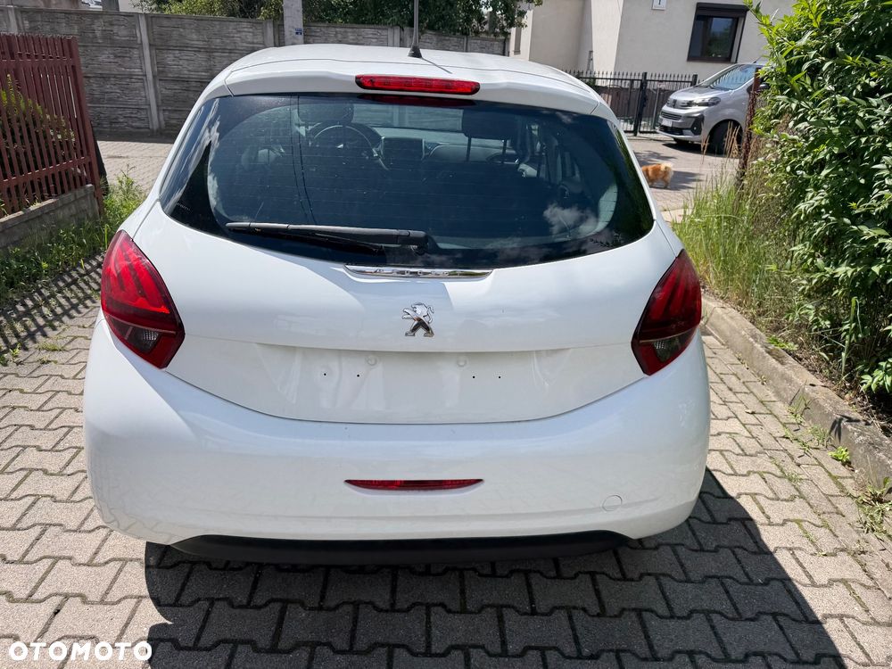 Peugeot 208 - 6