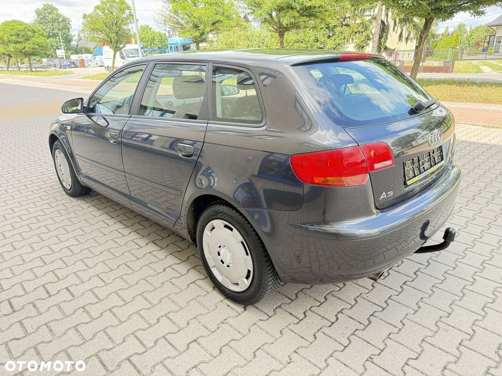 Audi A3 Sportback - 2