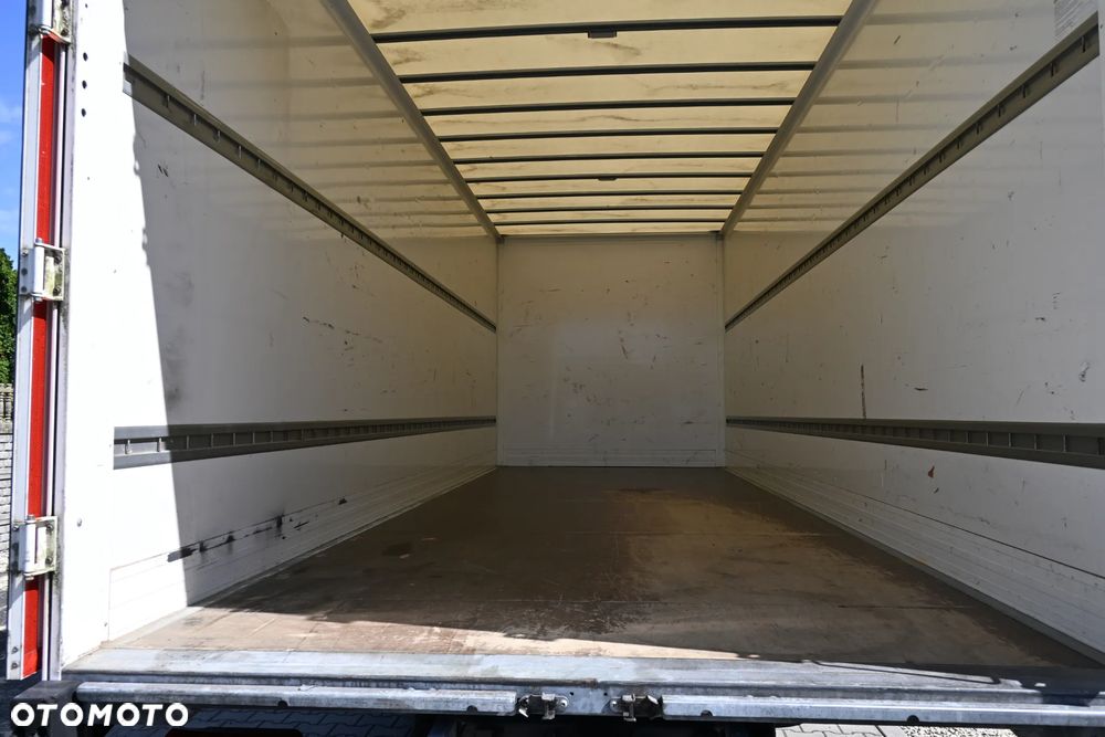 Mercedes-Benz Atego 818 L Kontener 7,25 - 8